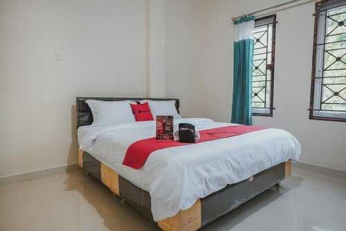 Гостиница RedDoorz near Ringroad City Walks Medan в Медане