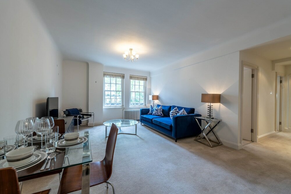 Фото Pelham Court Apartments