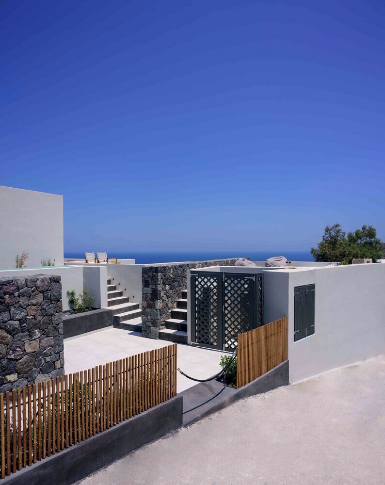 Фото RyoLithos Suites