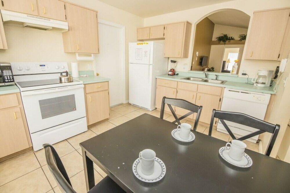 Фото Peter's Creekside Vacation Home