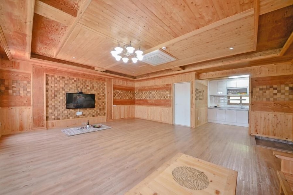 Фото Yeosu Sea and Starnight Pension