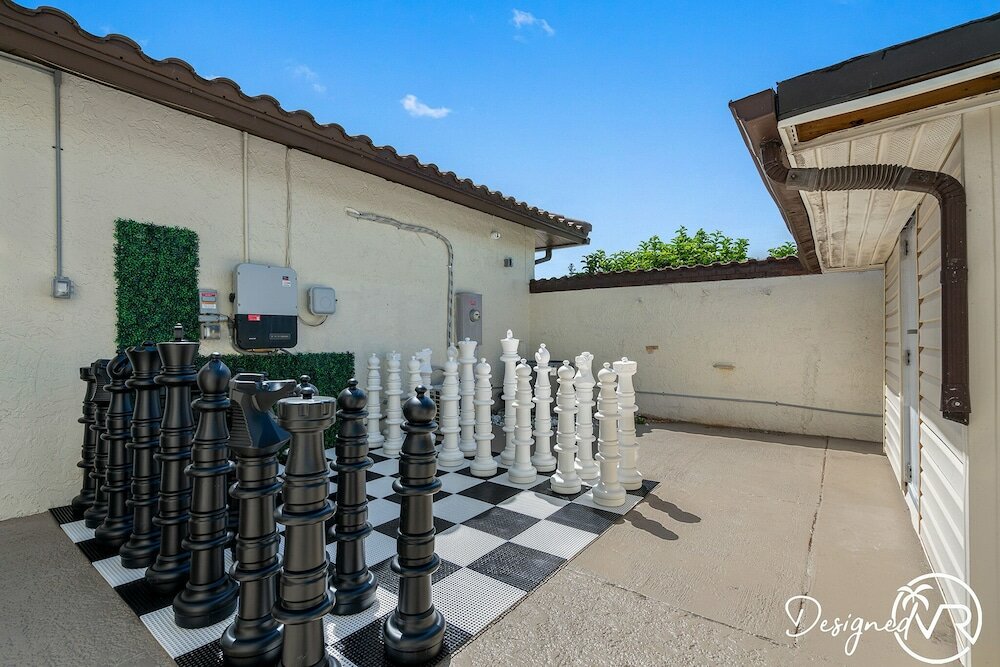 Фото 8 Br Heated Pool & Soccer Field