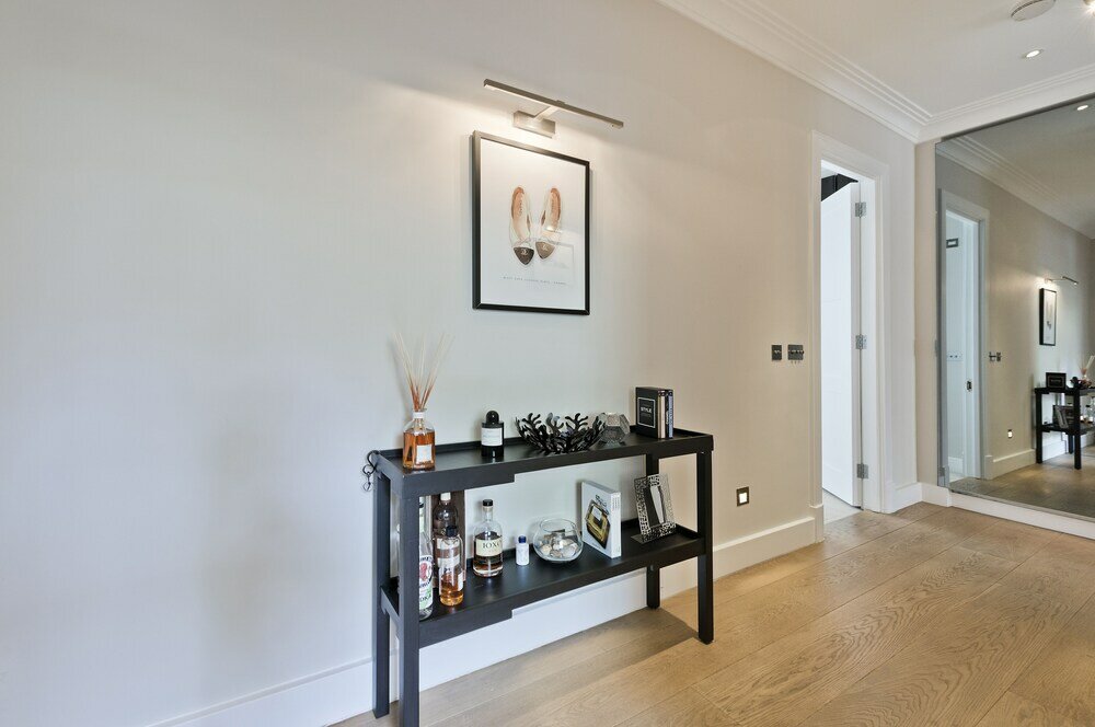 Фото Immaculate two Bedroom Apartment in Chelsea by Underthedoormat