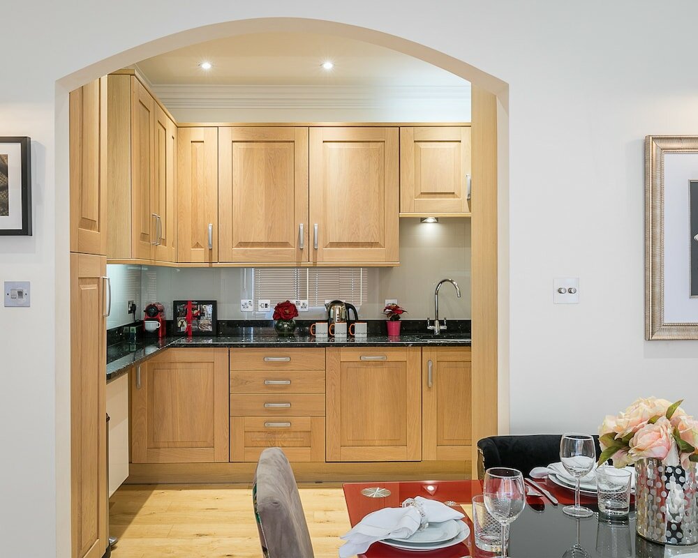 Фото Luxury 5-bedroom Villa With Parking and Ac