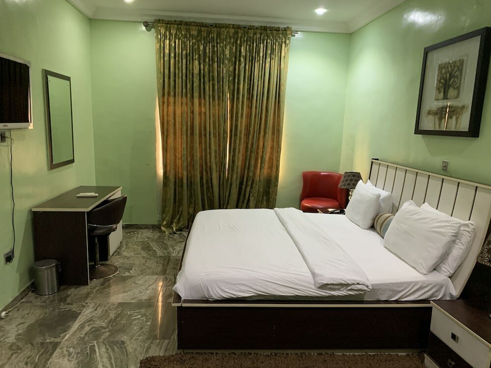 Фото Islanders Lounge and Hotel