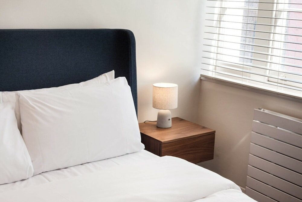 Фото Elegant, Airy 2 Bedroom Flat in Paddington