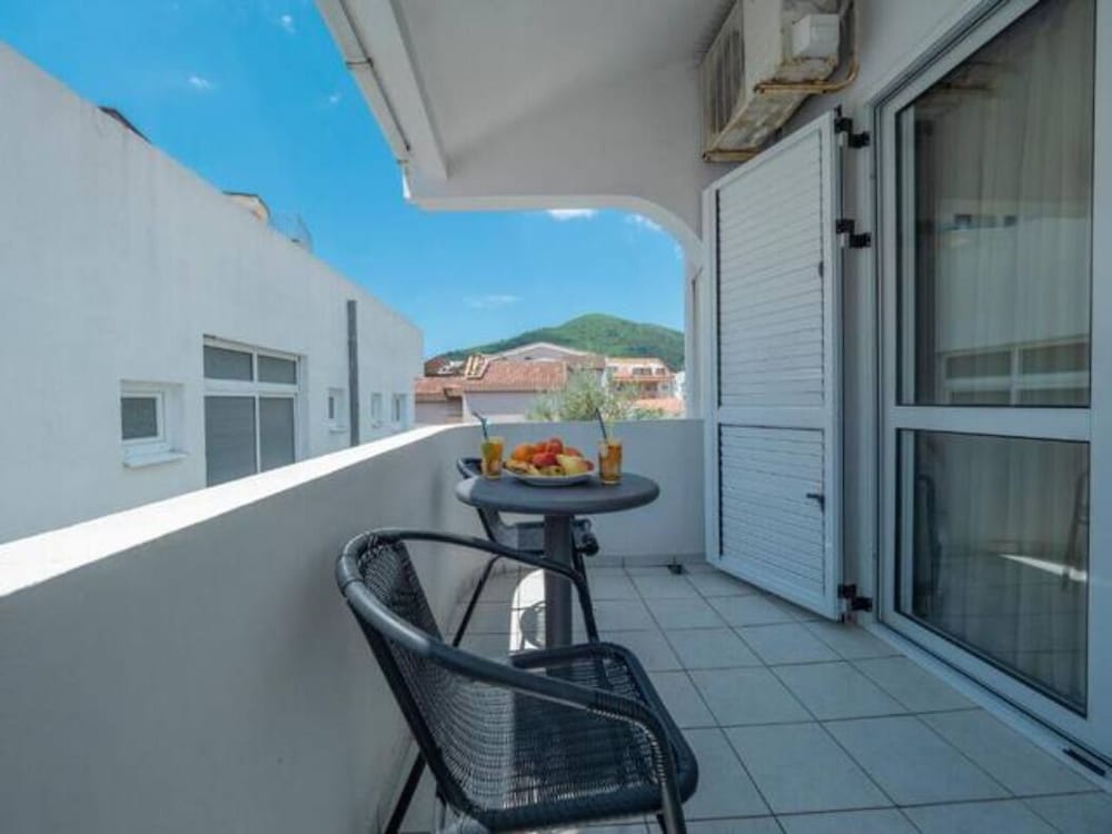 Фото Mediterranean Guest House Balkan