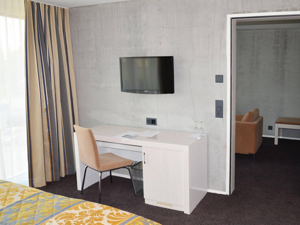 Фото Hotel Swiss Star