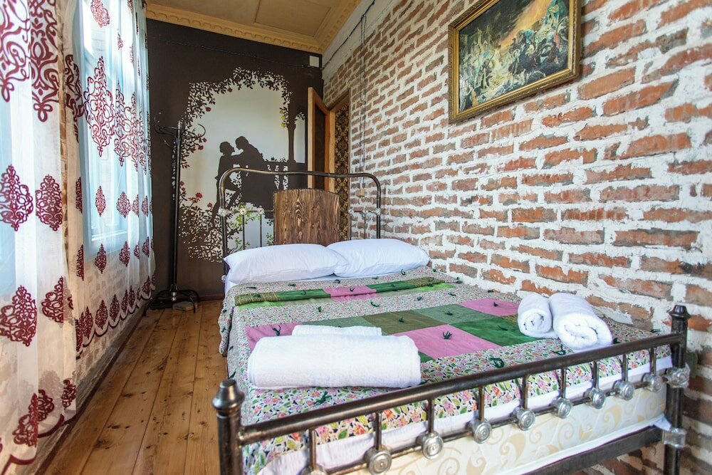 Фото Book Hotel • წიგნების სასტუმრო