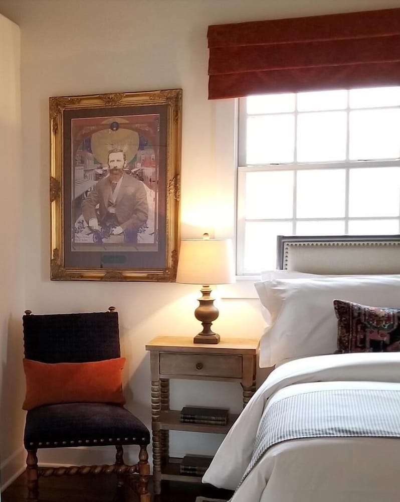 Фото The Armory Park Inn