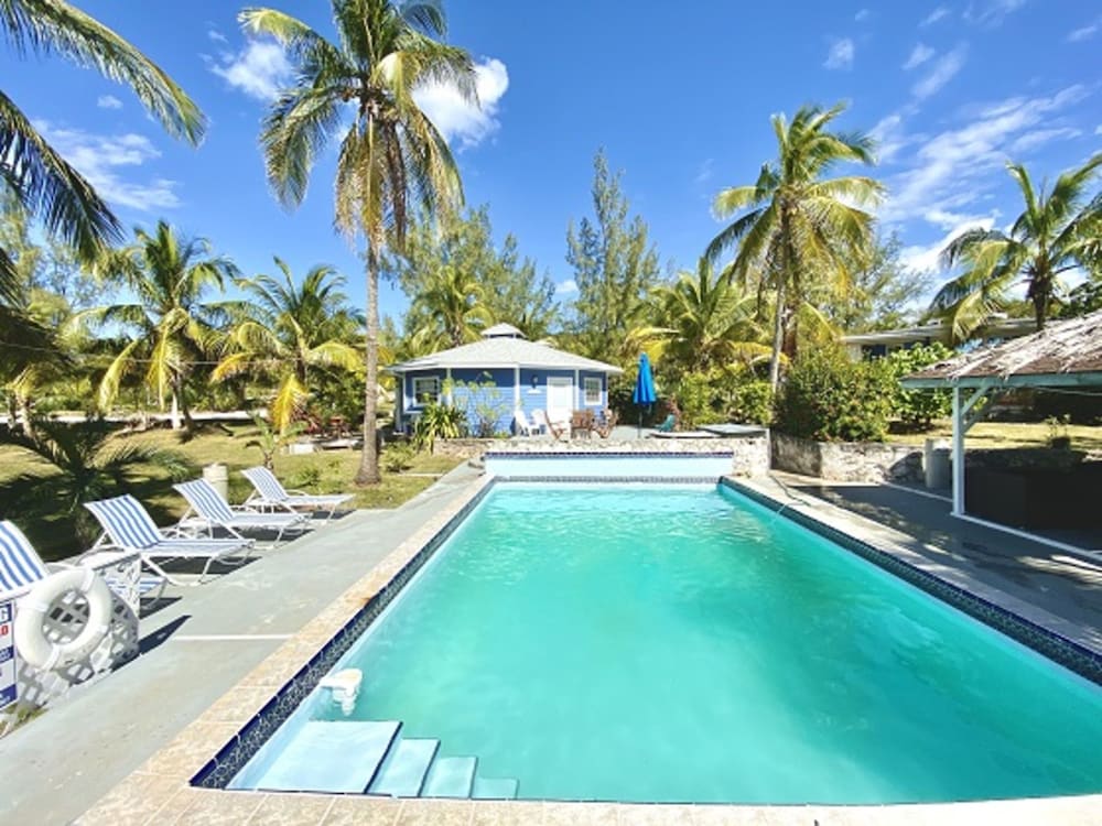 Фото Отель The Sunset Cove And Rainbow Room