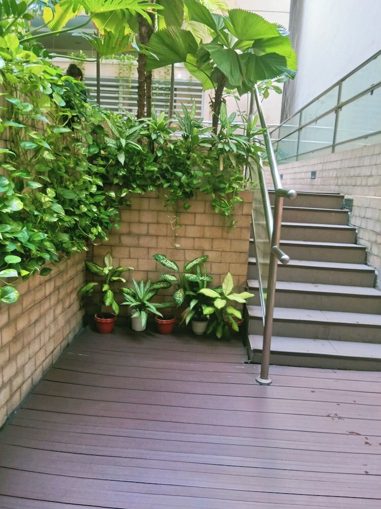 Фото Henry's Newport