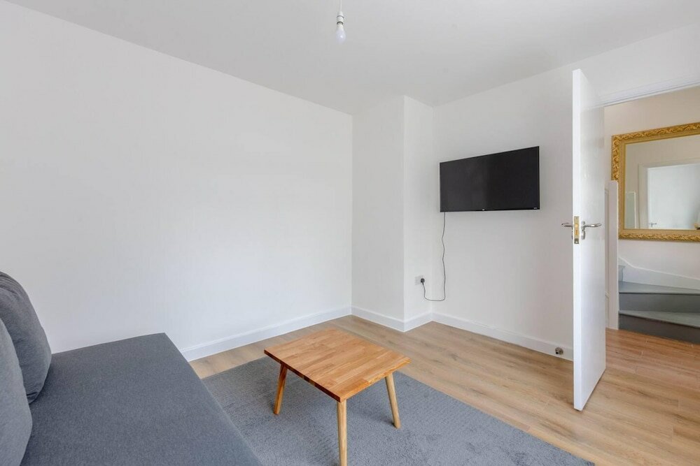 Фото Modern 2bd Flat - 5 min to London City Airport