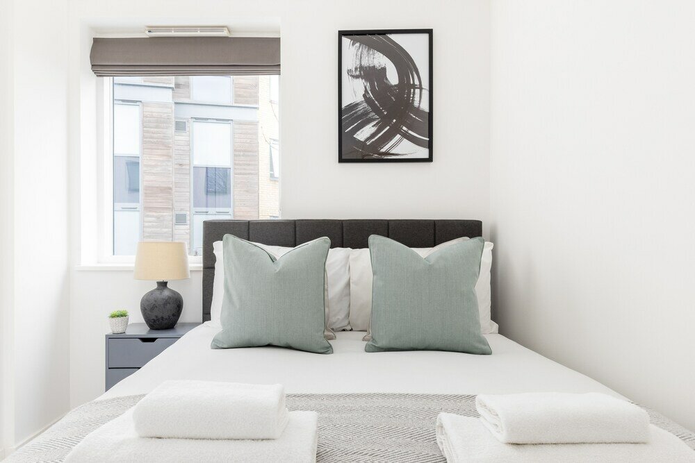 Фото The Islington Apartment