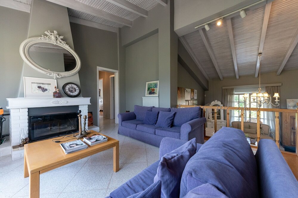 Фото Serene Seaside Bliss - Lush & Secluded Garden Oasis