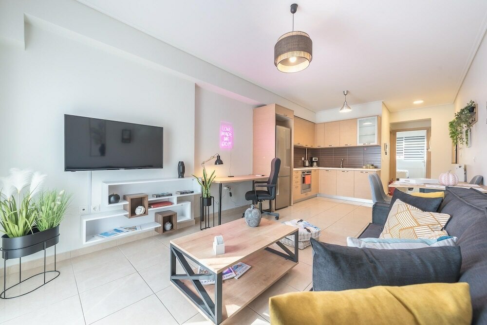 Фото Elegant Home With Balcony by Cloudkeys