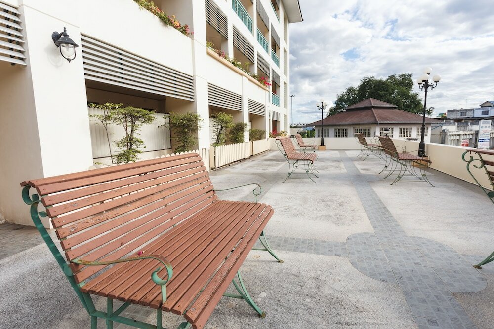 Фото Surin Majestic Hotel