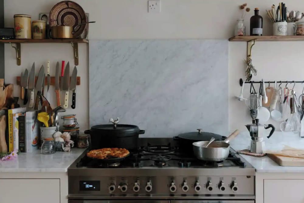 Фото Lovely 3bd Victorian Townhouse W/garden - Brixton!