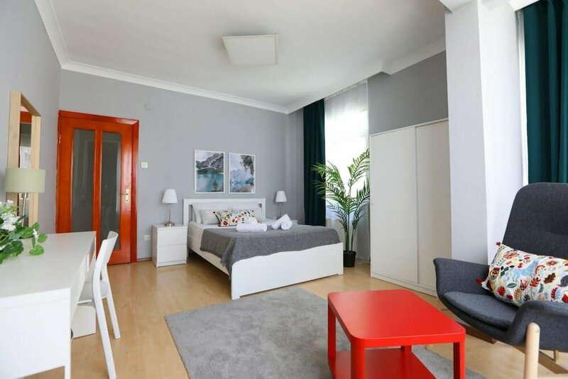 Апартаменты Amazing Flat Near Bagdat Street With Enticing Interior Design in Kadikoy в Кадыкёй