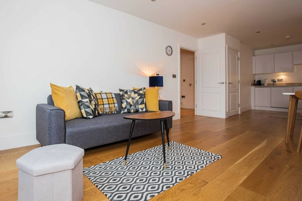 Фото Stunning Modern 1 Bedroom Apartment Near Canary Wharf