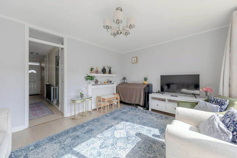 Фото Lovely 3bd Family Home With Garden - North Sheen