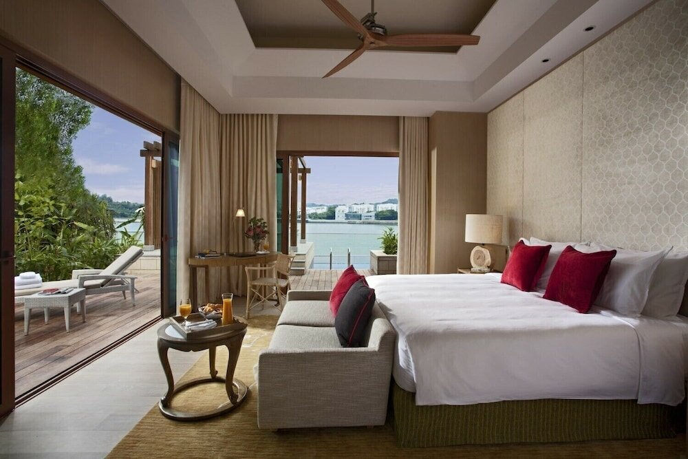 Фото Resorts World Sentosa - Equarius Villas