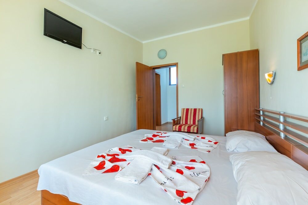 Фото Family 2 Bedroom Apartment in Dafinka Guest House