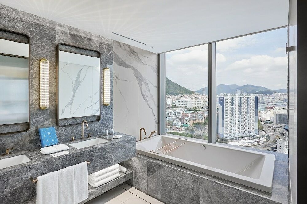 Фото Wyndham Grand Busan Ijin