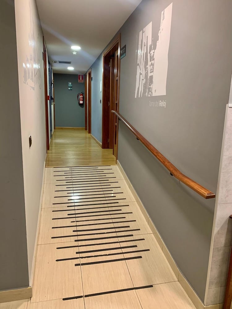 Фото Hotel Los Templarios