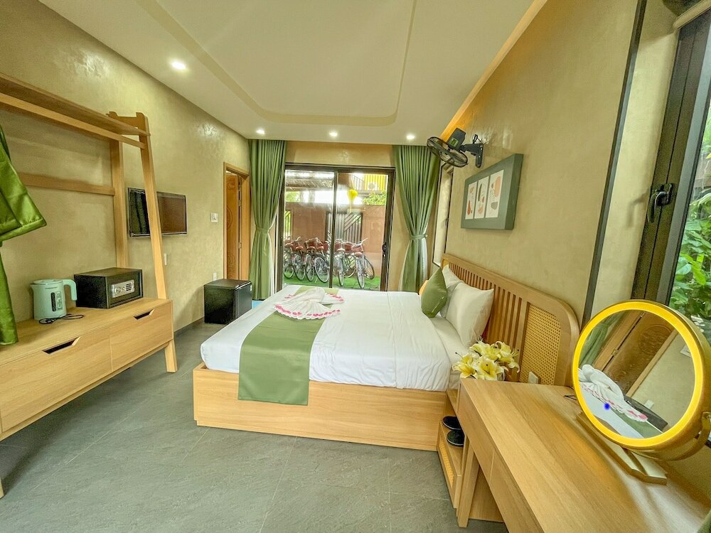 Фото The Linh Seaside Villa Hoi An