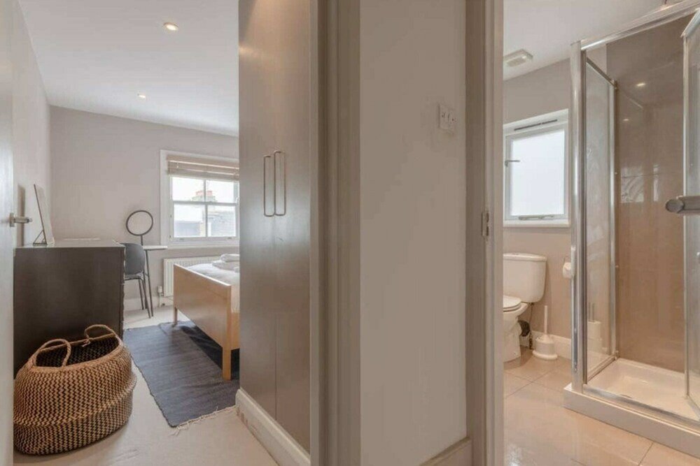 Фото Contemporary 2bd Flat w Patio, Clapham!