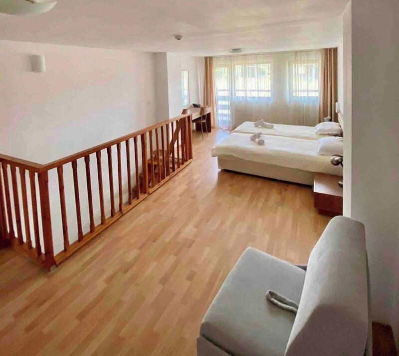 Гостиница 1br Homey Two Floor Apartment - 200mbps Wi-fi в Банско