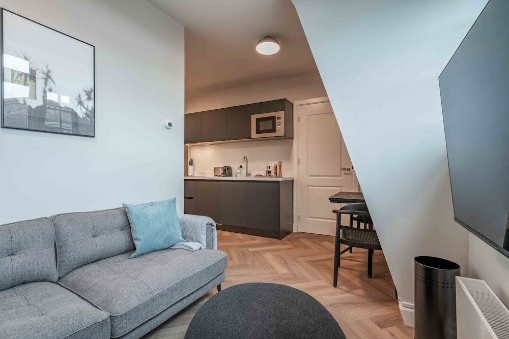 Фото Limehome Den Haag Keizerstraat