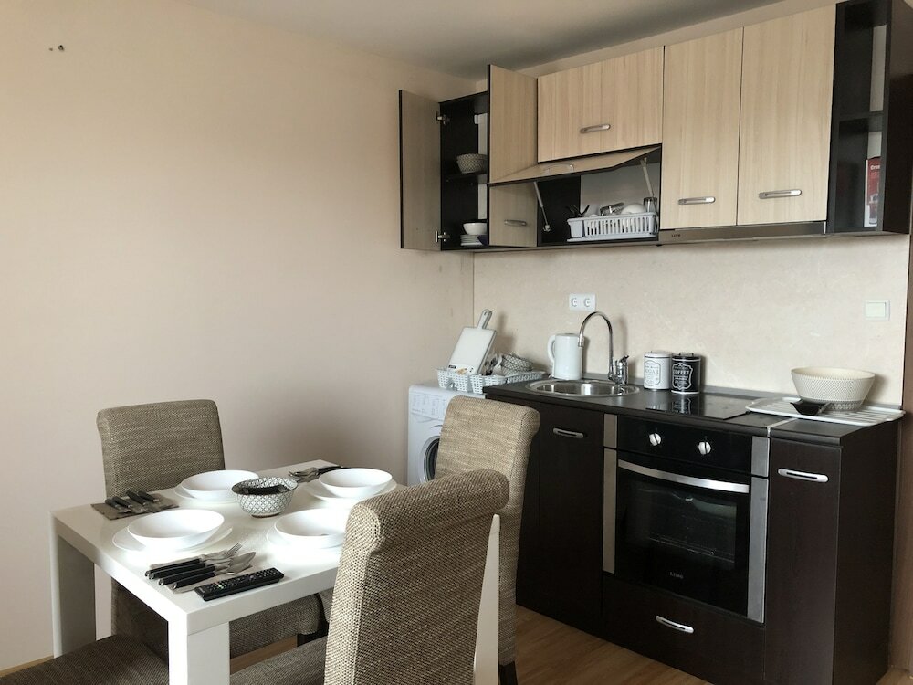 Фото Palace Deluxe Hotel