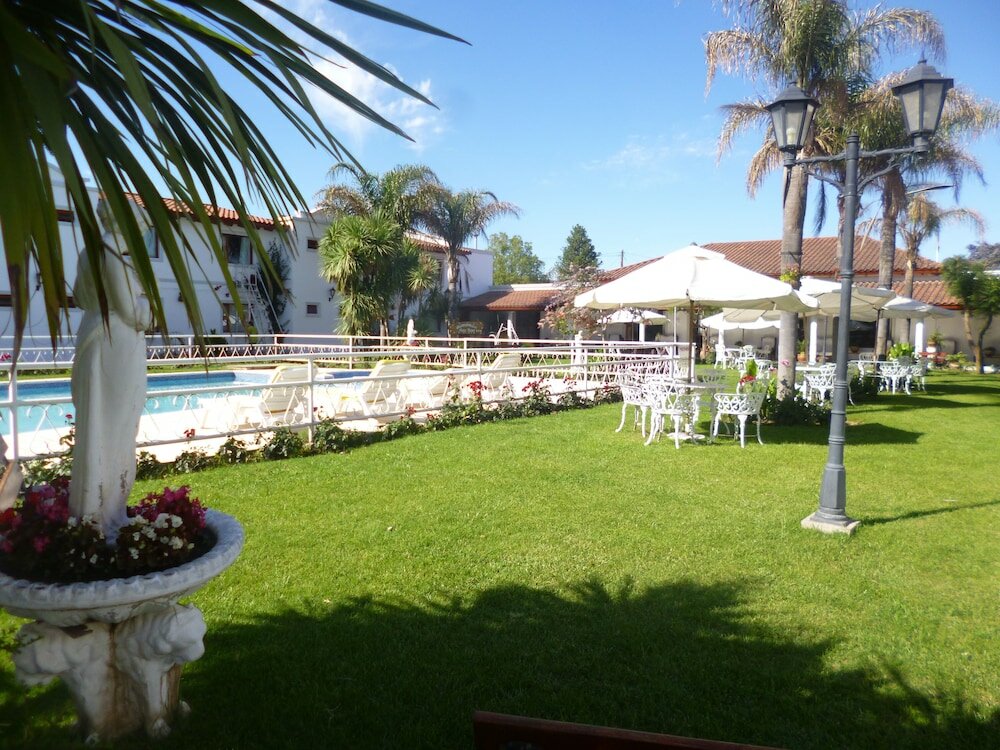 Фото Hotel Garden House