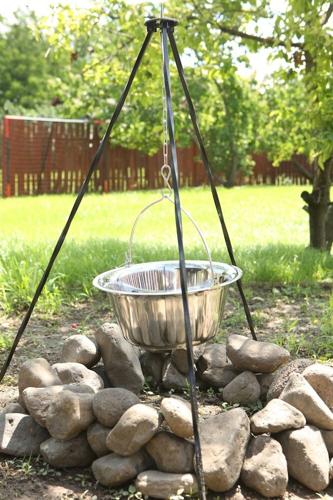 Фото Hunyadi Panzió- Apartmanház