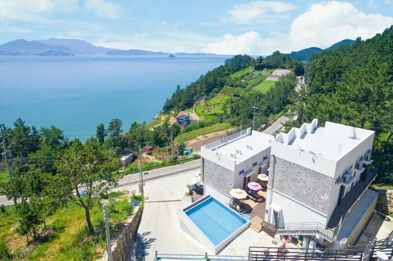 Гостиница Yeosu Jplus Pension в Йосу