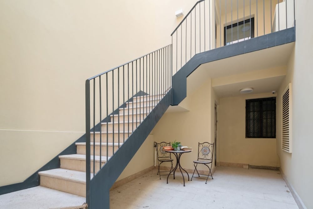 Фото Luxury & Charming Piazzetta San Giorgio Apartments