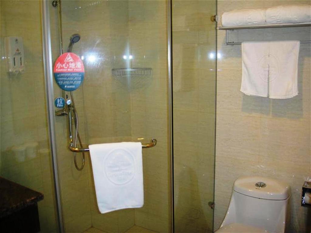 Фото GreenTree Inn Shanghai Hongqiao Hub Convention Center Jinghua Road Shell Hotel