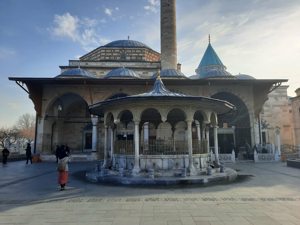 Turistik yerler Mevlana Türbesi, Konya, foto