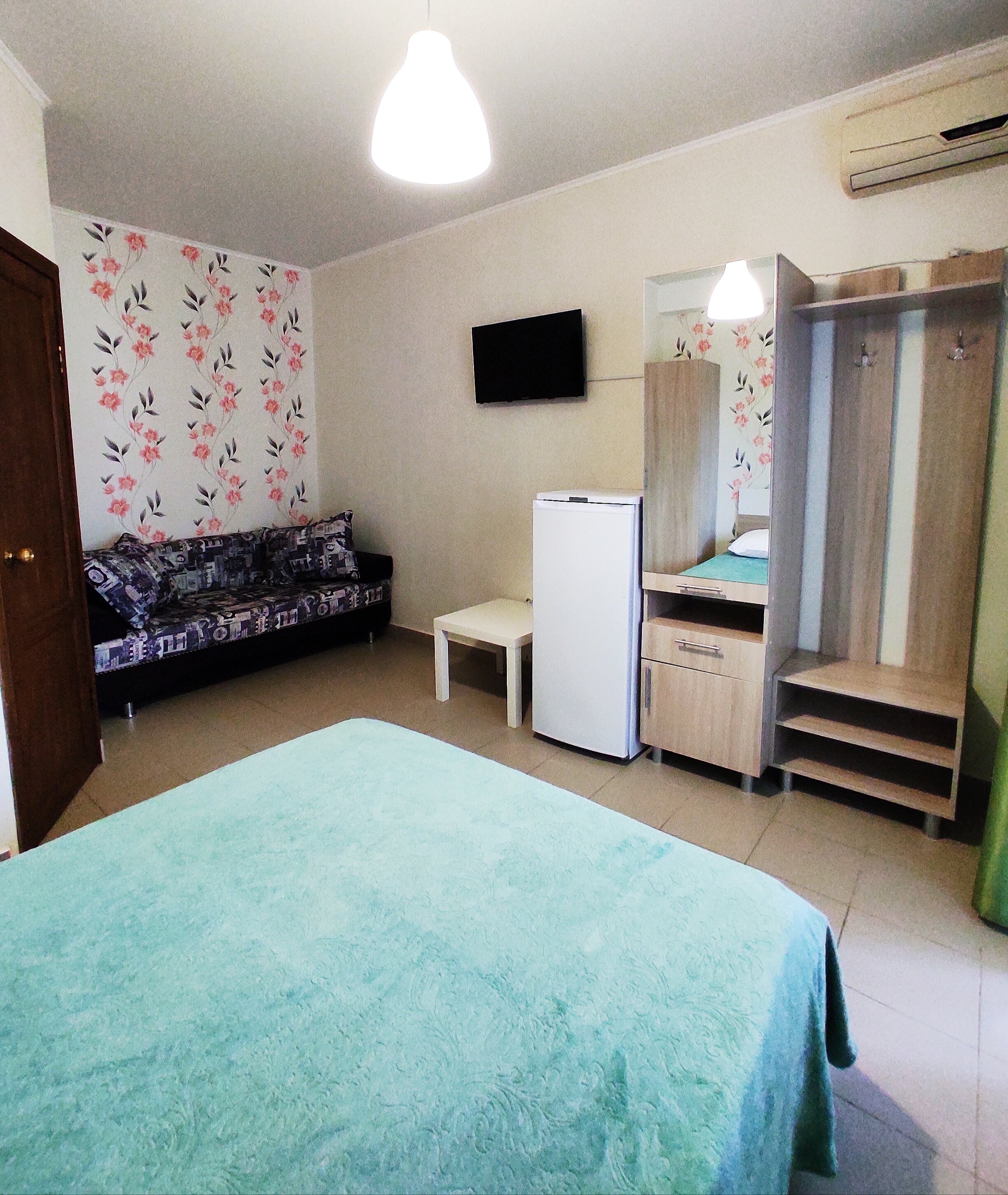 Фото Светлый