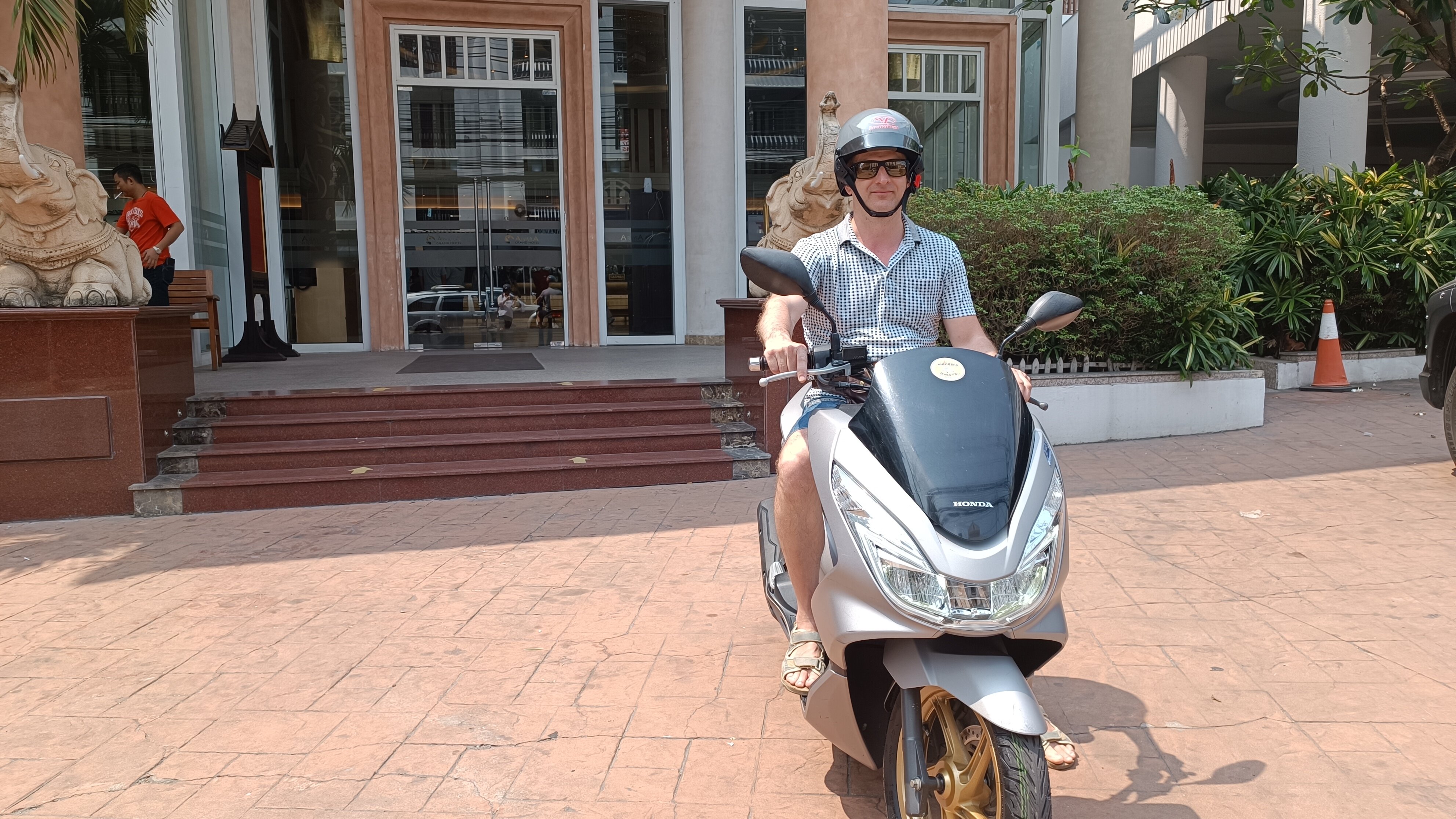 Фото Aiyara Grand Hotel