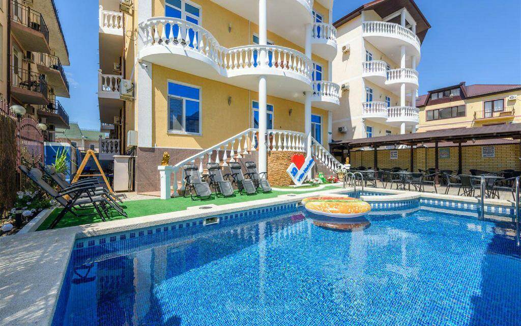 Фото отеля 1