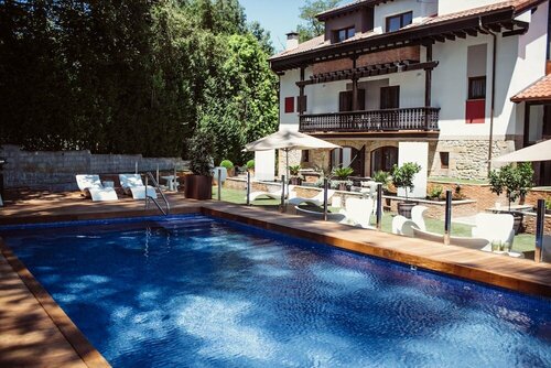 Внешний вид отеля Hotel Cuevas - Adults Only в Сантильяна-дель-Маре, фото 1