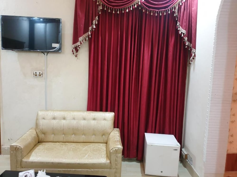 Фото Hotel Sareena Residence