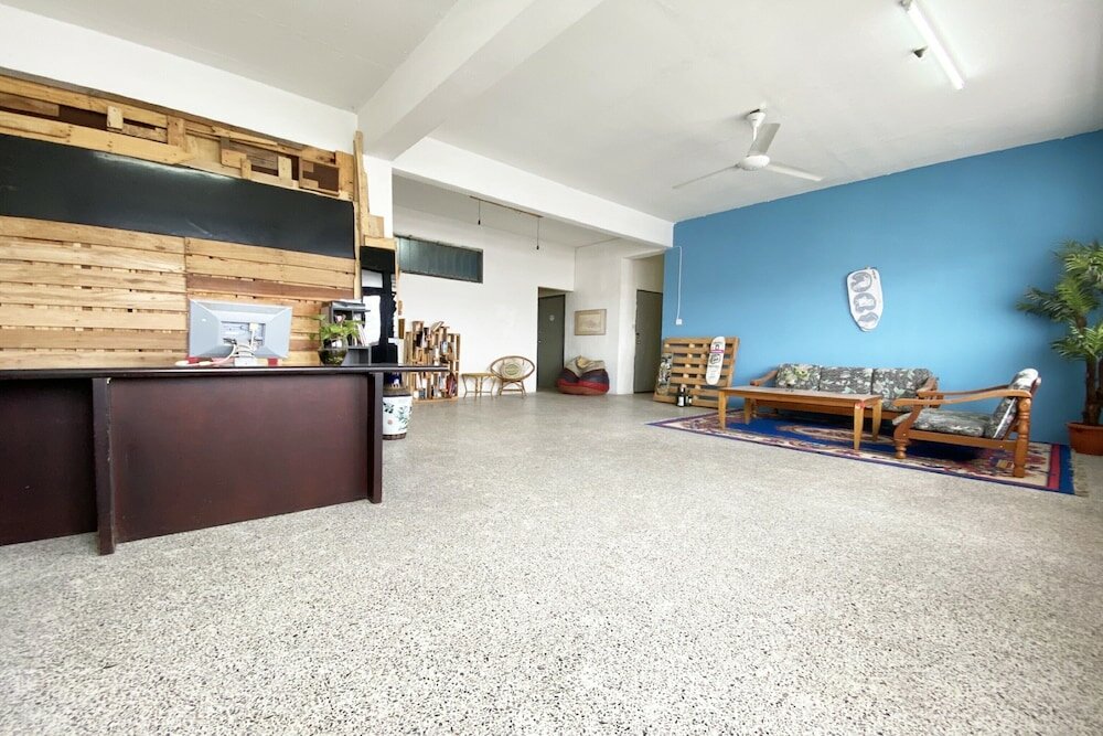 Фото Oyo Home 90295 Beacon Homestay Kuching