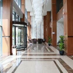 Внешний вид отеля Sofia International Hotel в Бишкеке, фото 2