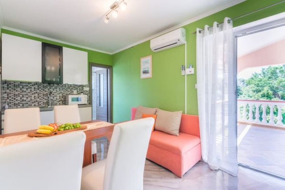 Фото Barbara - Steps From the Beach - A4