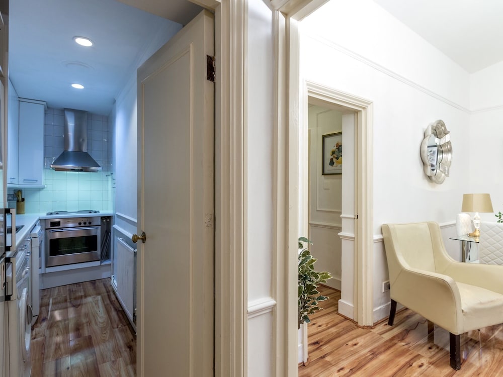 Фото Comfortable One Bed in Central London