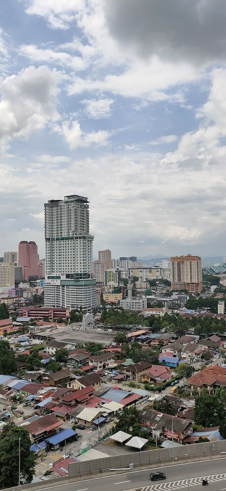 Фото Summer Suites Klcc by Luna